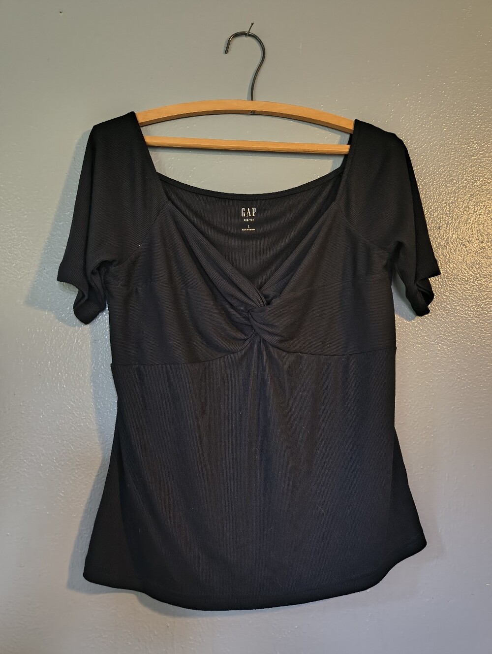GAP Black Short Sleeve Twist-Front Scoop Neck Top